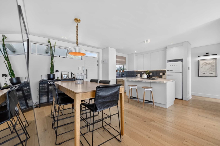 1 Bedroom Property for Sale in Sea Point Western Cape